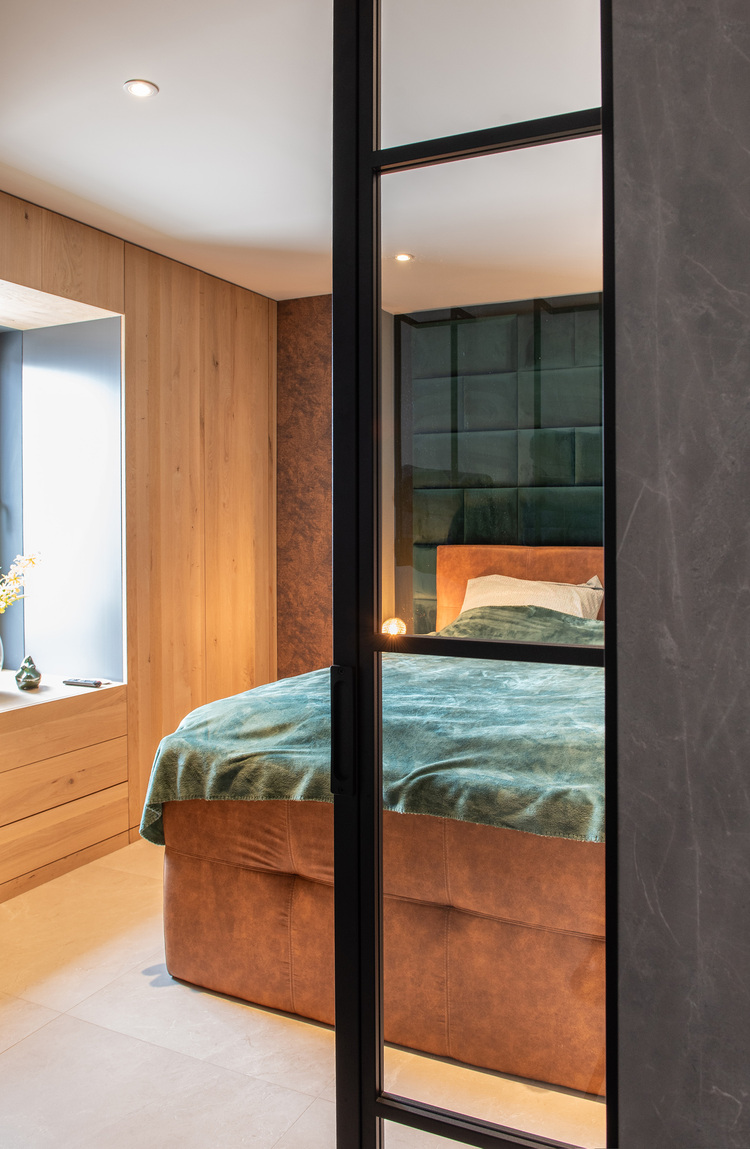 Wildeboer Bouw realiseert drie woningen in een stolp, een slaapkamer